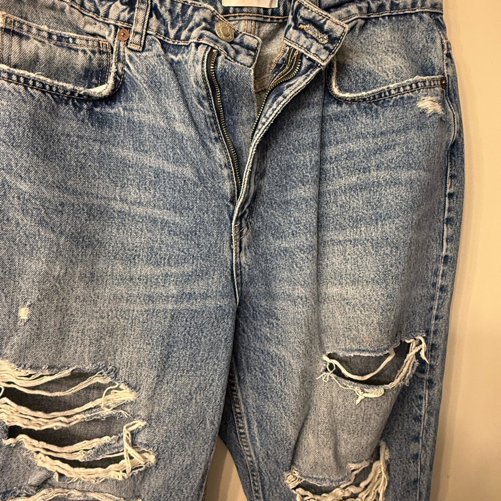 Zara Women’s Relaxed Ripped Blue Jeans - Picture 3 of 10